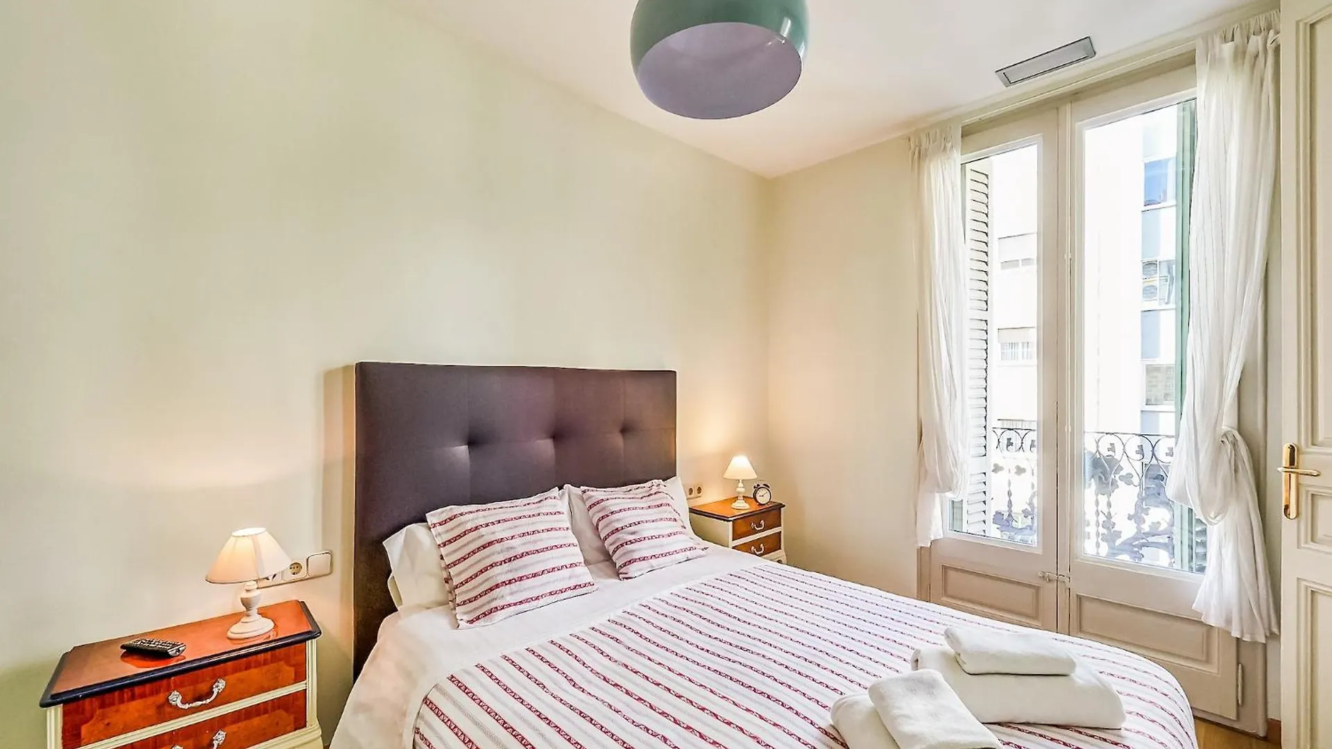 Modern Villa In Eixample With Sea Near Barcelona 0*,
