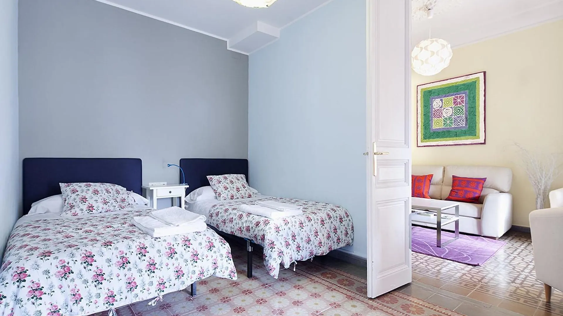 Modern Villa In Eixample With Sea Nears kontakt